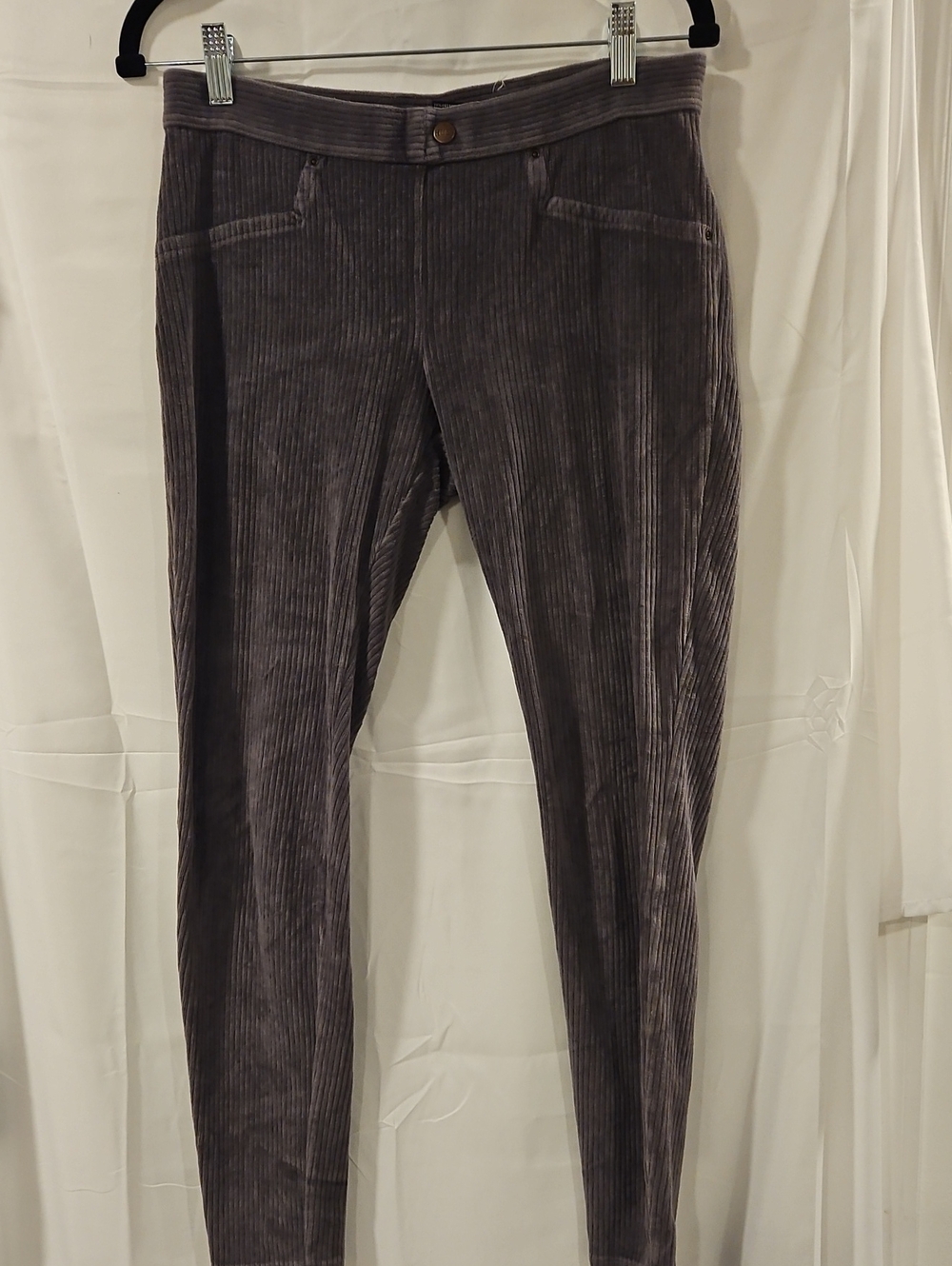 HUE Ribbed Corduroy Skinny Pants in Charcoal Gray